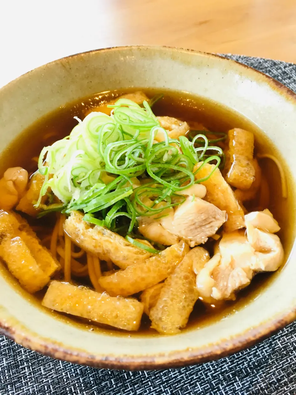 今日の家族でランチは                                   お久しぶり蕎麦活‼️温か〜い鶏肉と油揚げのお蕎麦✨|ミッチ☆ママさん