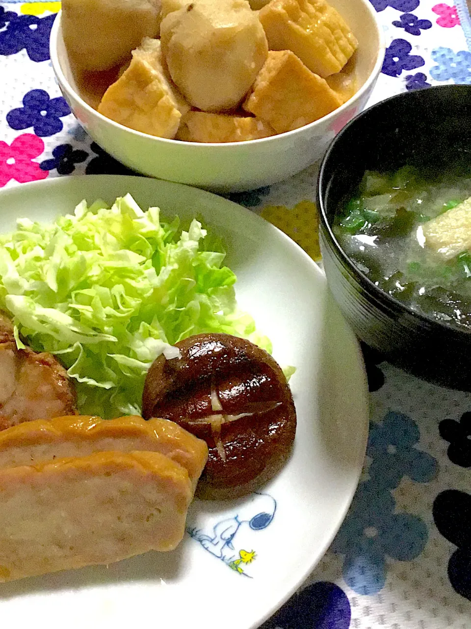 里芋と厚揚げの煮物    ハム2種 キャベツ  椎茸   味噌汁|掛谷節子さん