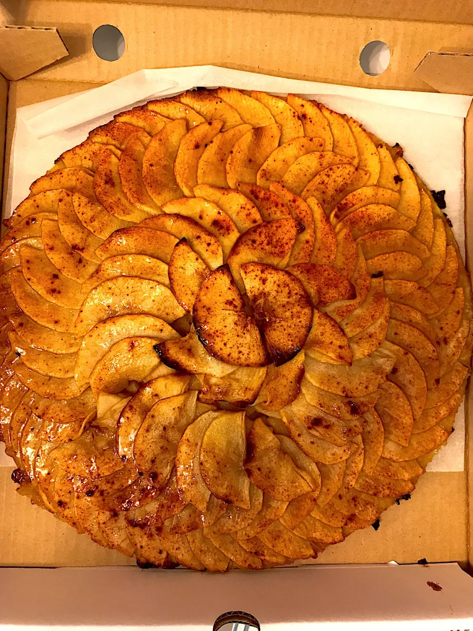 Snapdishの料理写真:apple tart|hweeyhさん