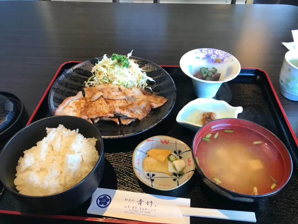 豚生姜焼き定食|手品先輩さん