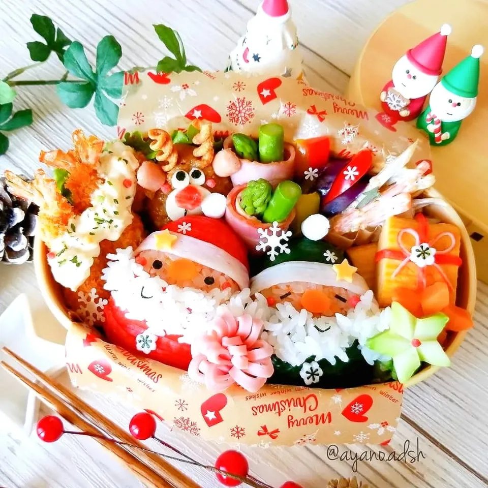 Snapdishの料理写真:赤と緑のサンタクロース🎅クリスマス弁当|ayano.adshさん