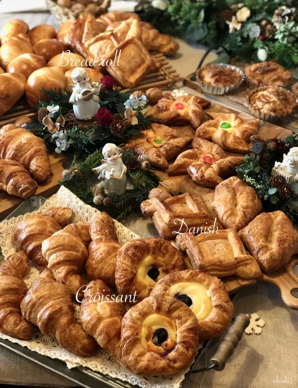 Snapdishの料理写真:荻山和也先生のパン教室🍞マスターコース❾＊ロールパン＊デニッシュ＊クロワッサン|chiaki3（平川ちあき）さん