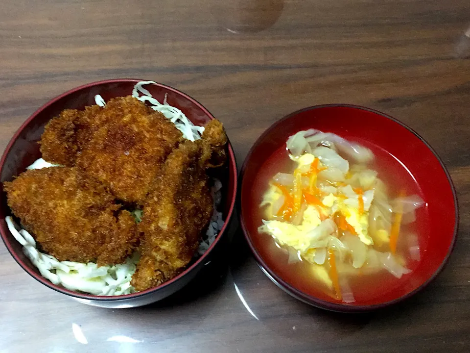 楽ごはん ソースカツ丼 コンソメスープ|おさむん17さん