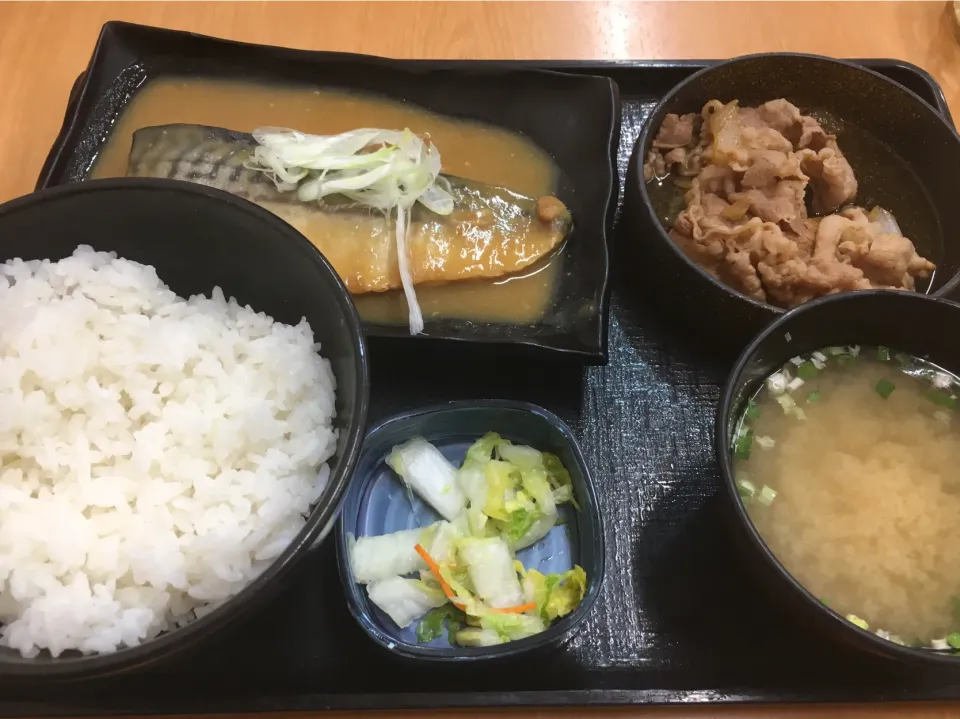 吉野家のさば味噌牛肉定食|にゃふてんさん