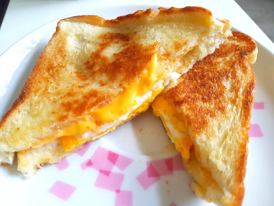 Cheddar cheese fried egg butter sandwich|🌷lynnlicious🌷さん