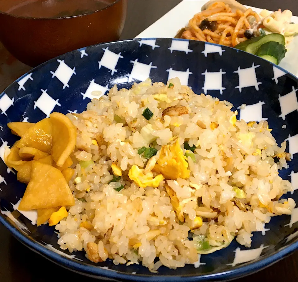 昼ごはん☀️☀️☀️                                              ホッケチャーハン|ぽんたさん