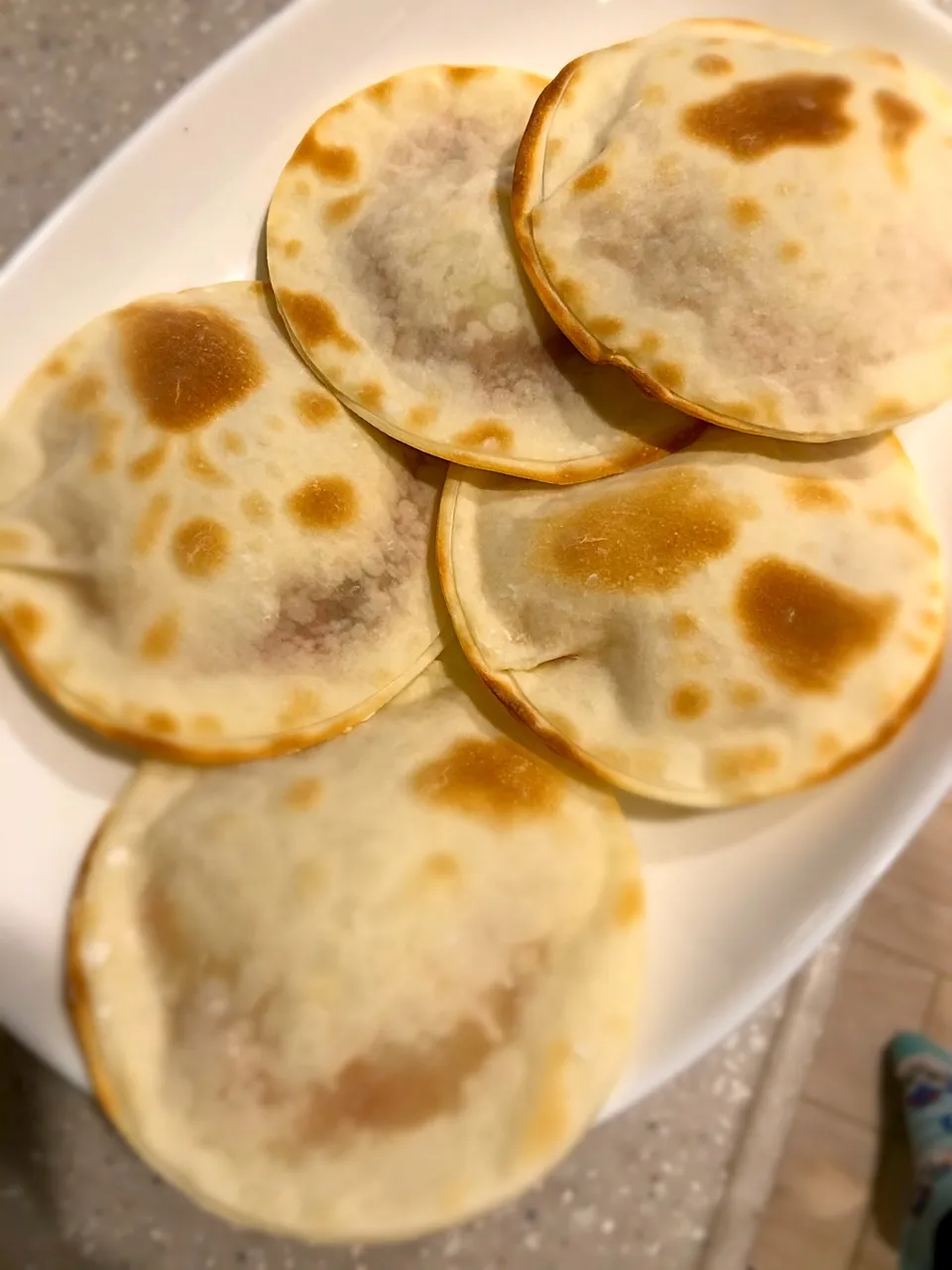 子供も食べやすい、餃子の皮でピザ！！|Hanaeさん