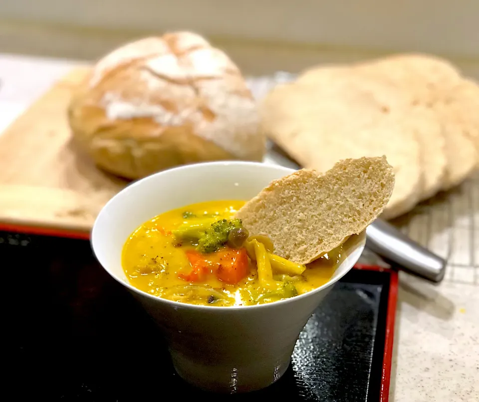 Gluten Free Pumpkin Stew 🎃 with Homemade Sourdough Bread 🍞|The Reinhartsさん