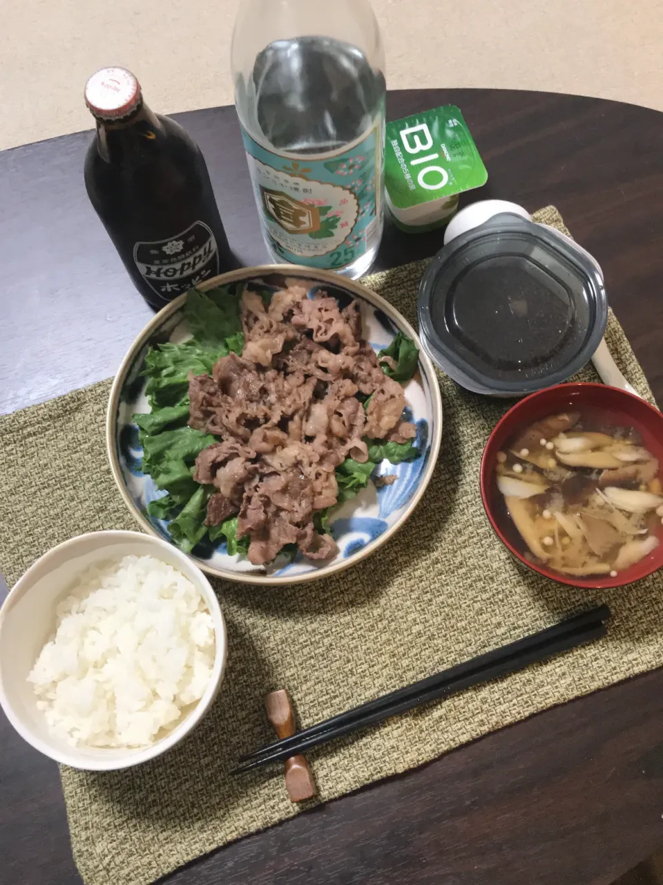 自家製焼肉のタレで牛バラ肉を食べる|くろさん