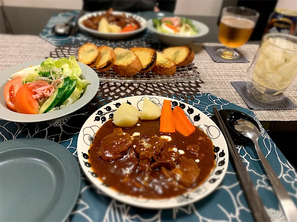 ヒレ肉のデミグラ煮込み☺️ガーリックトーストで頂きました😌|ゆかさん