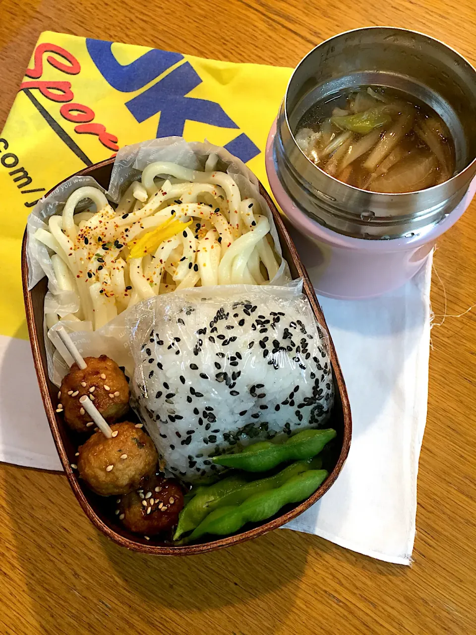 Snapdishの料理写真:突然、お弁当いるって言われても‼︎肉汁うどん|まつださんさん