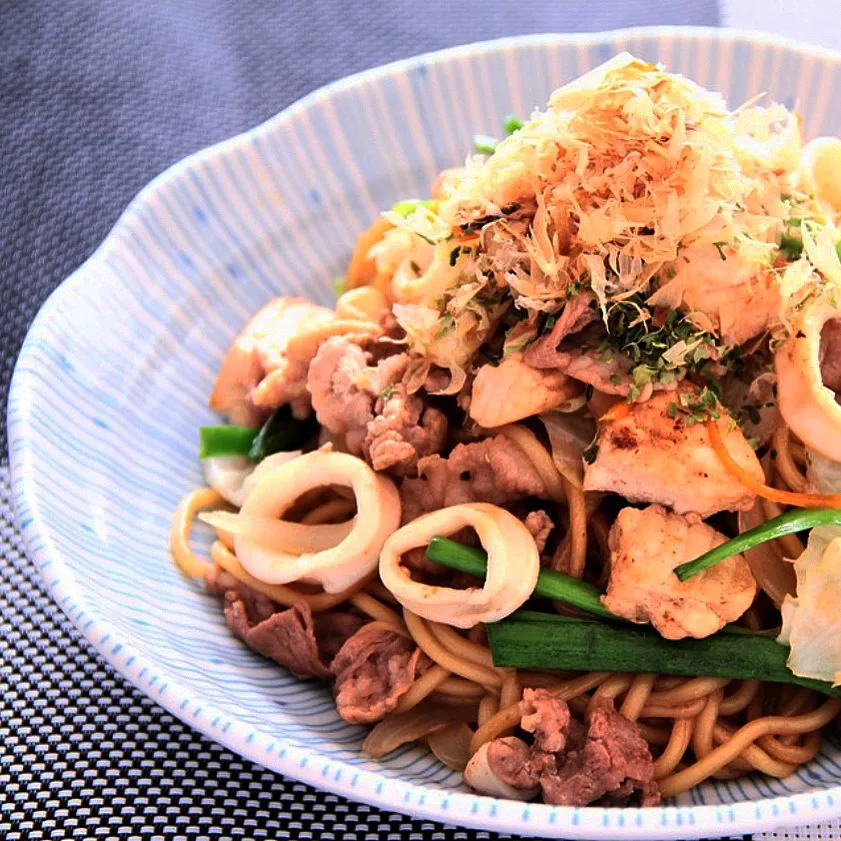 特製ブレンドソースで美味しい極上海鮮焼きそば。#料理研究家指宿さゆり|【公式】料理研究家　指宿さゆり≫ｽﾀｼﾞｵ（ｽﾀｯﾌ運営）さん