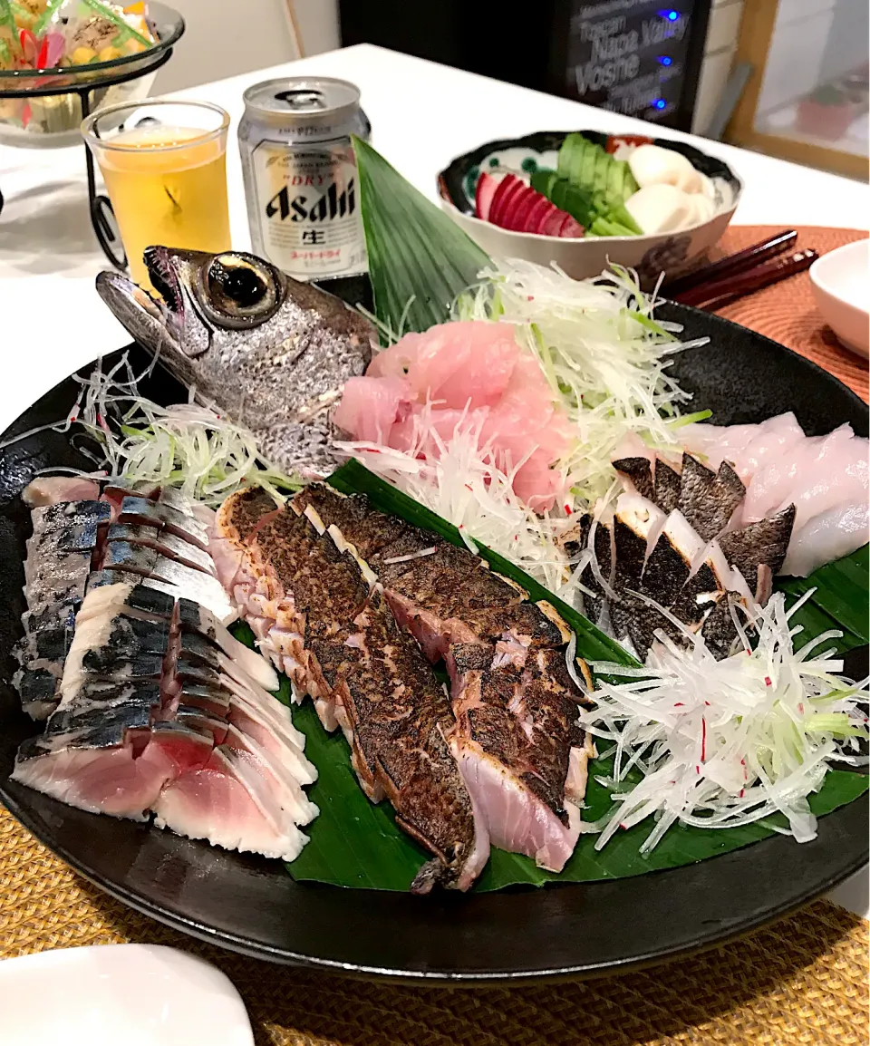 Snapdishの料理写真:刺身盛り合わせ➰🍻|ナムナムさん