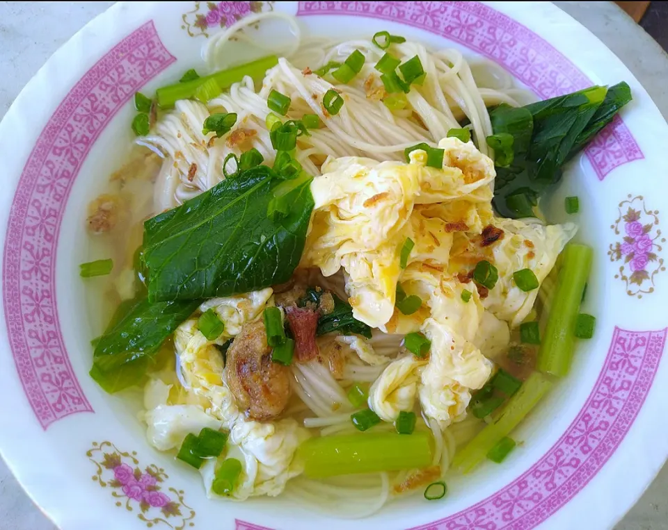 Snapdishの料理写真:Mee Sua Soup|Debie Vieさん