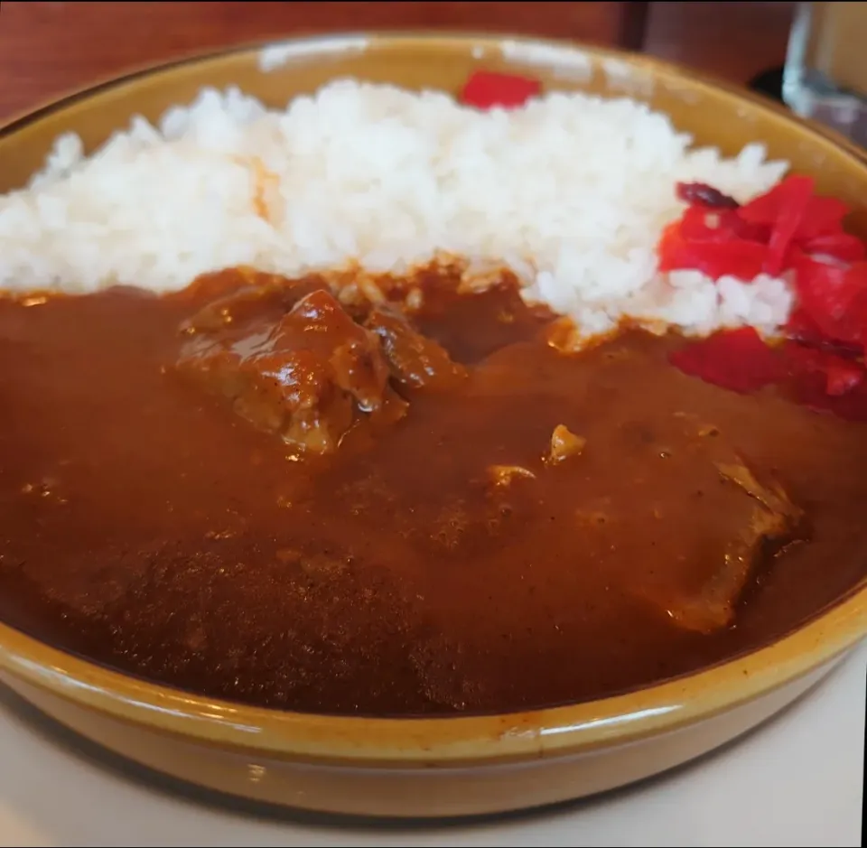 ビーフカレー
出先で何故カレー？|🍒ふみりん🍒さん