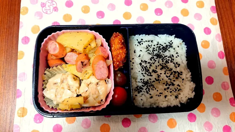 Snapdishの料理写真:ジャーマンポテト❤️旦那さんお弁当🎵😊|かおるcitronさん