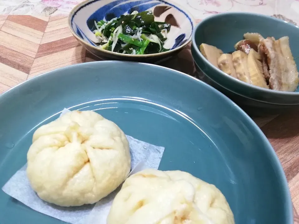 '19 12/ 16
二回目の肉まんと残った肉筍、茄子のさっと煮と娘のレシピからニラとわかめの香り和え😋|たえさん