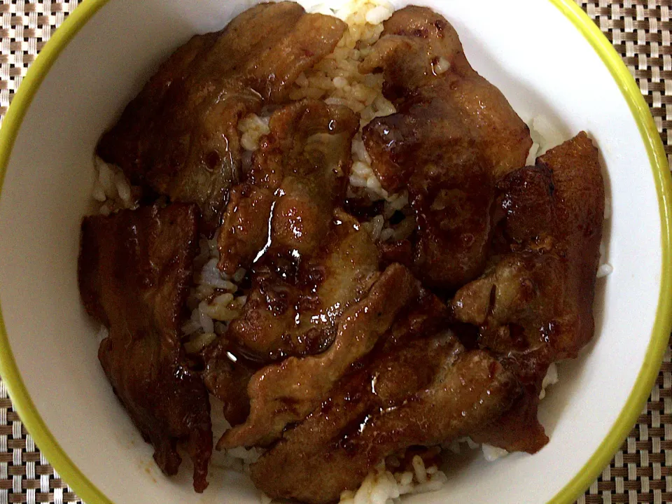 豚バラ焼肉丼|ばーさんさん