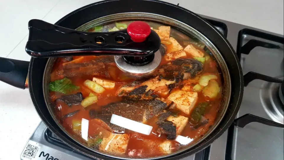 hot and spicy rock fish soup|steven z.y.さん