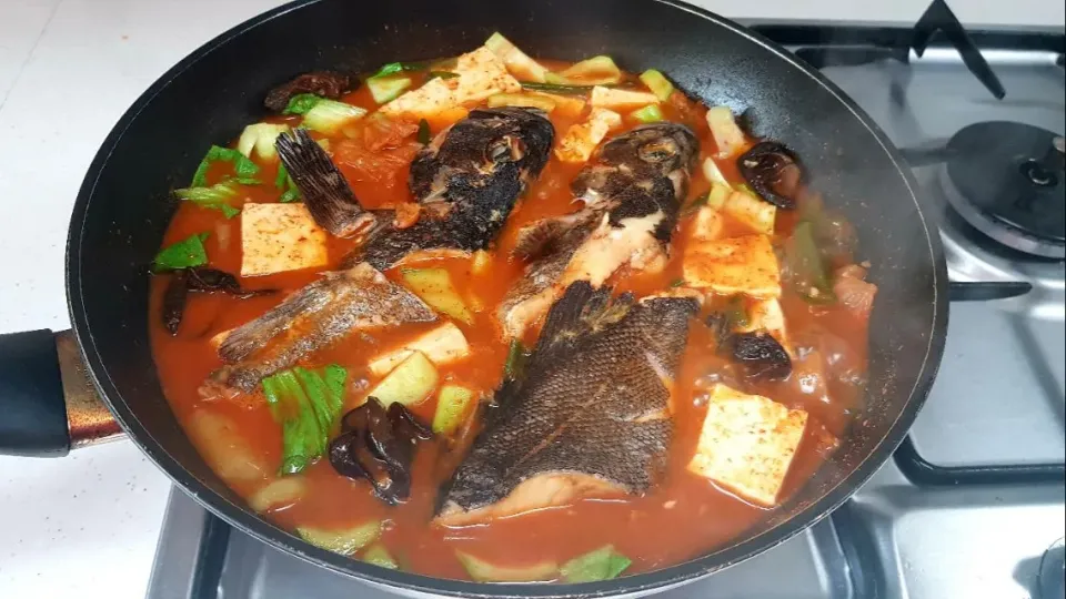 hot and spicy rock fish soup|steven z.y.さん