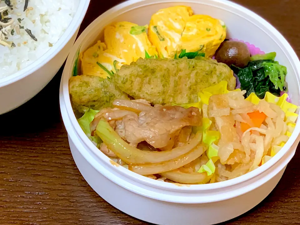 Snapdishの料理写真:🌸 豚肉と玉ねぎの生姜焼き弁当 🌸|たんちゃんさん