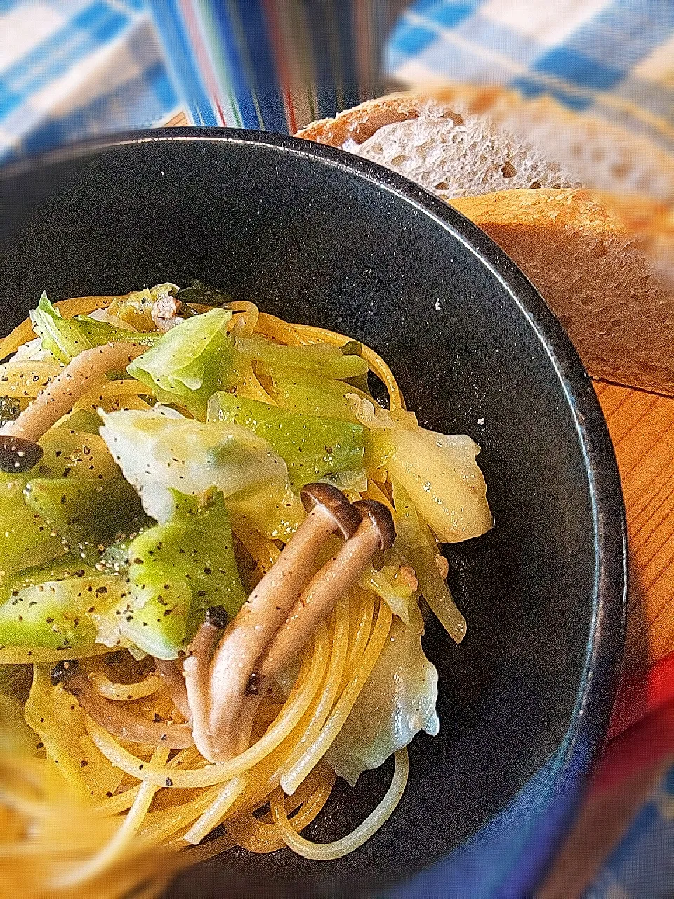 おひとりさまおうちランチ
キャベツときのこと茎わかめのガーリックパスタ|後藤妙子さん