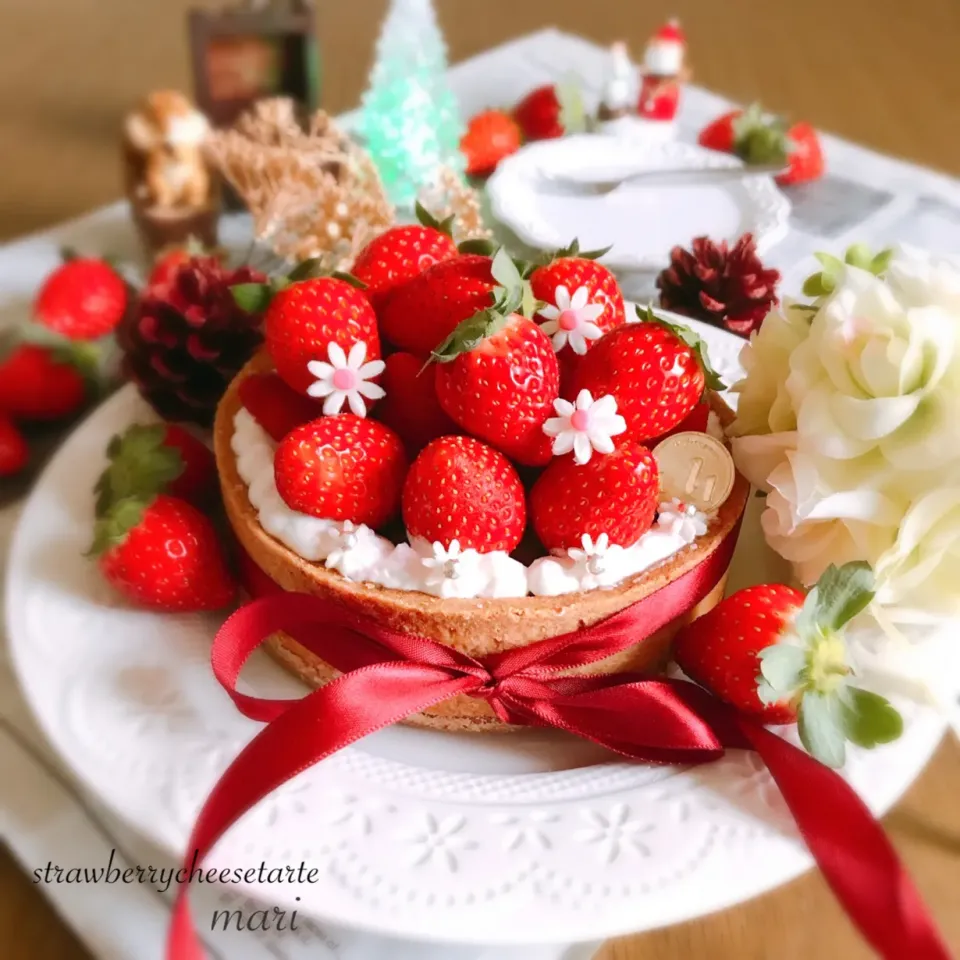 Snapdishの料理写真:strawberry cheesetarte🍓|まーり（@mariyuiren）さん