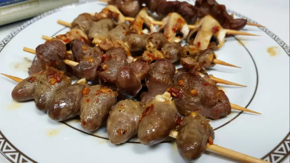 beer food - grilled chicken gizzards and hearts|steven z.y.さん