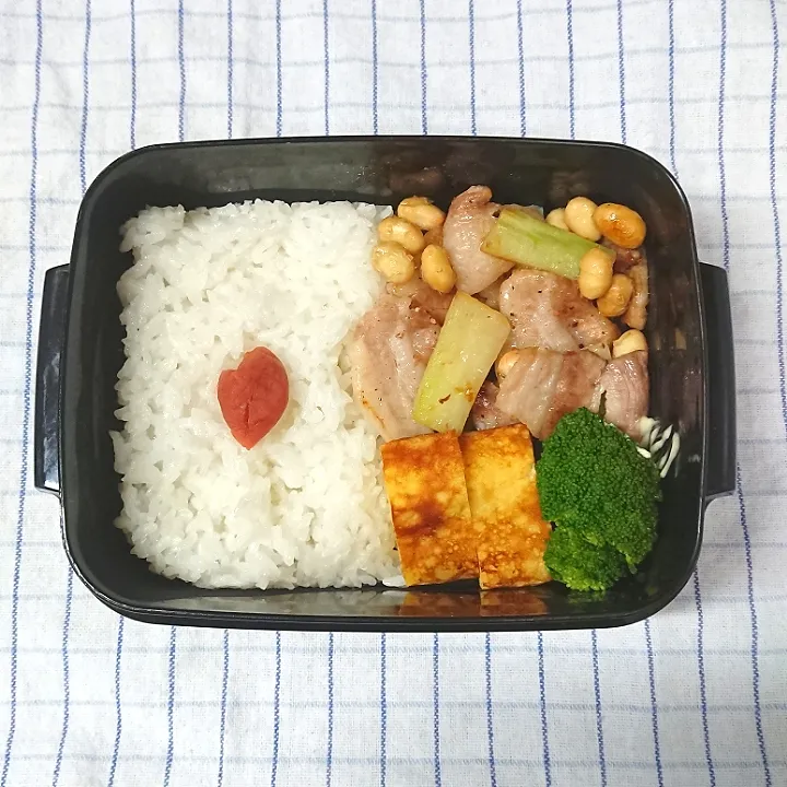 Snapdishの料理写真:豚バラと蒸し大豆の香ばし焼き弁当|jun(・x・)さん