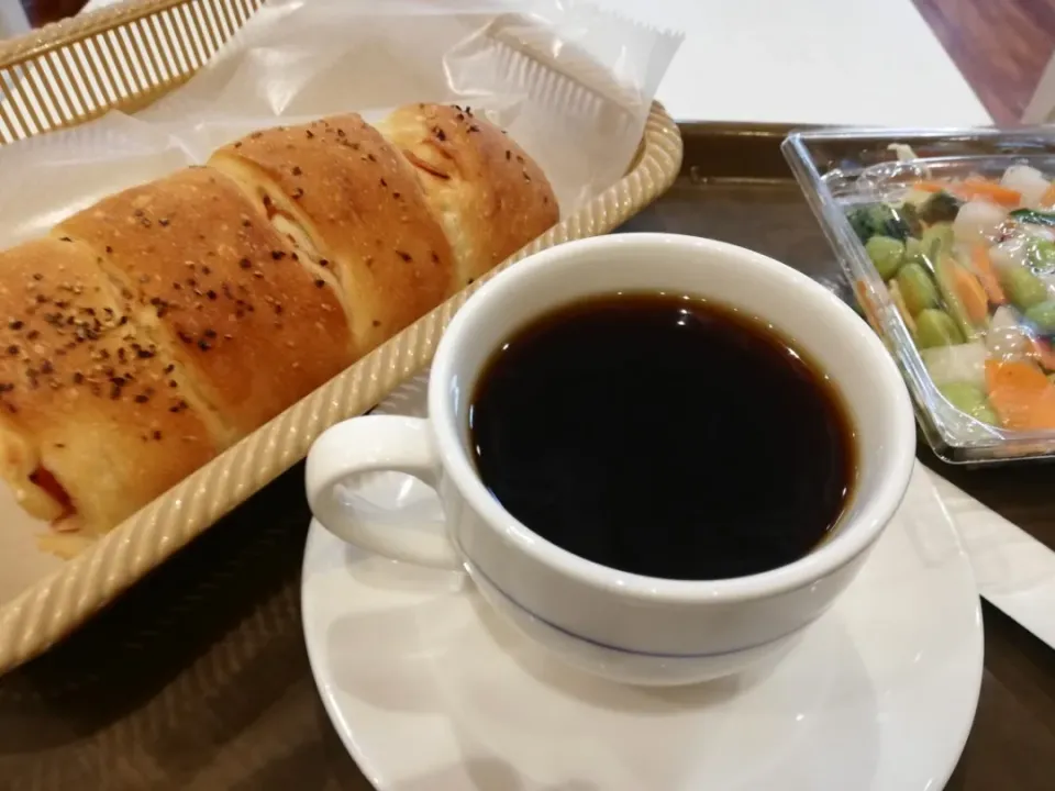 Snapdishの料理写真:/1'19.12/ 18 
久しぶりのヴィドフランス、サイフォンで淹れたフレンドコーヒーがおいしい😋|たえさん