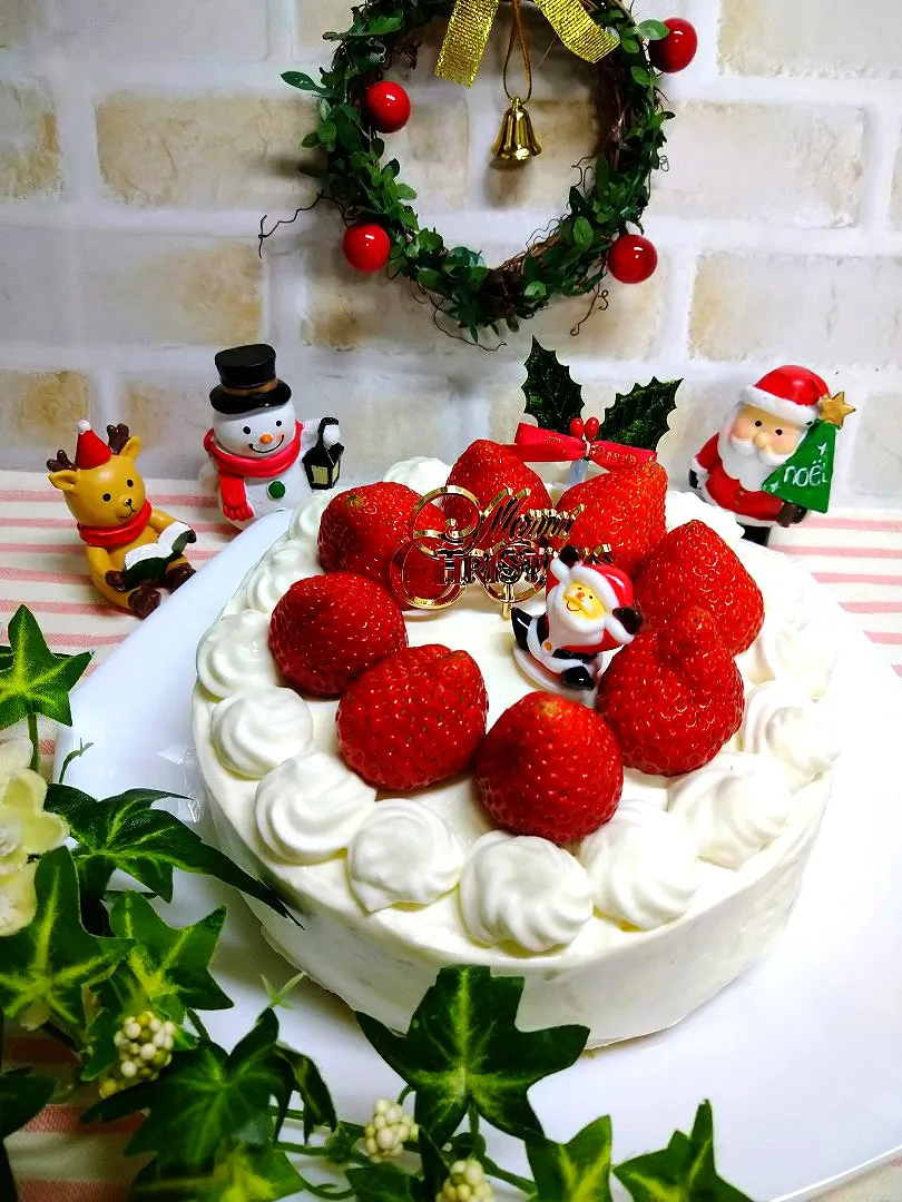 イチゴ🍓のクリスマスケーキ😋🎂🎄|あみさん