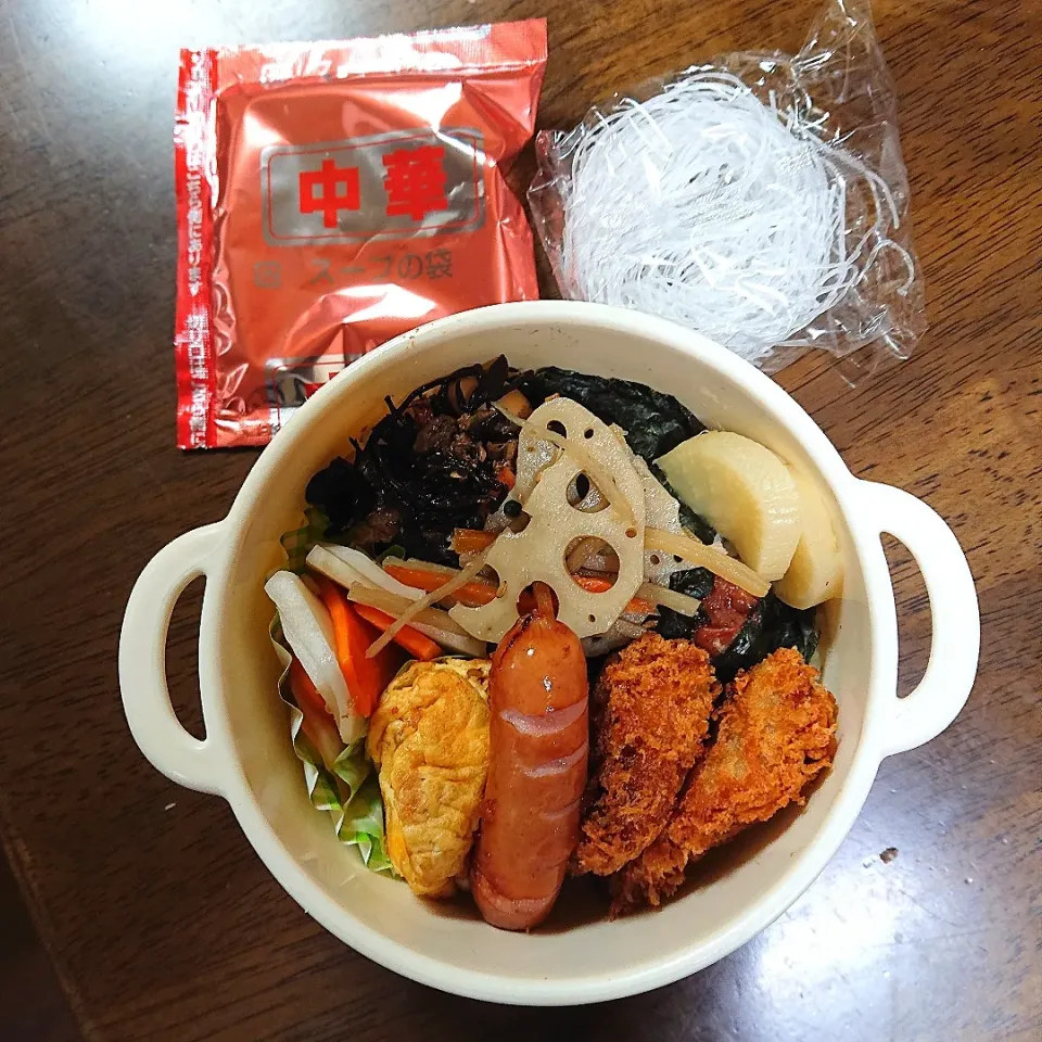 私弁当🍱
  海苔弁スペシャル
れんこんの下に海苔
   の 下に わさび昆布と 
梅干し😄|miimiさん