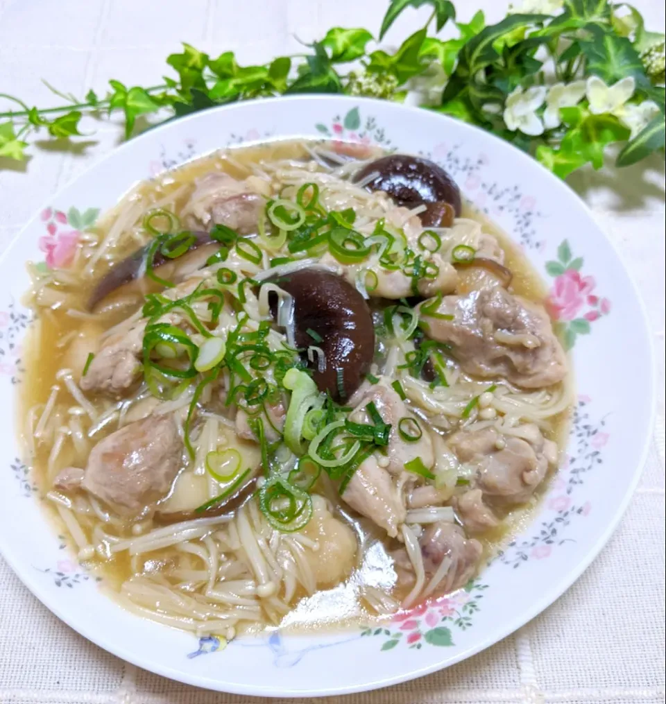 Snapdishの料理写真:2019/12/19　からあげビールさんの料理 ハフハフ食べたい♪鶏肉ときのこのほっこり生姜とろみ煮|ちいたんさん