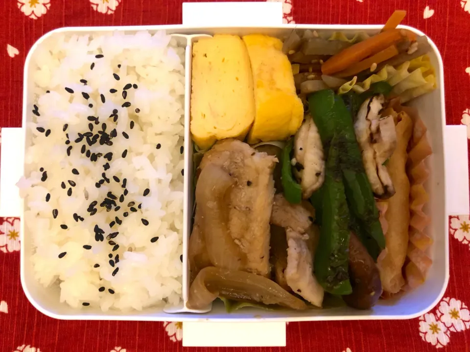 Snapdishの料理写真:豚の生姜焼き弁当|freeさん