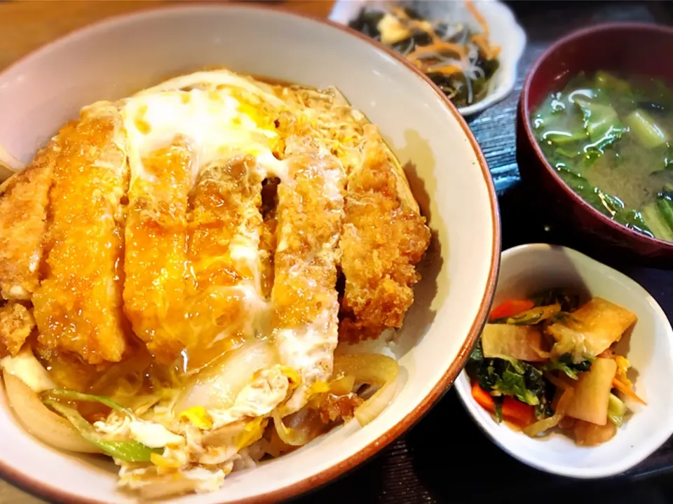 カツ丼 ¥605|Blue Moon Caféさん