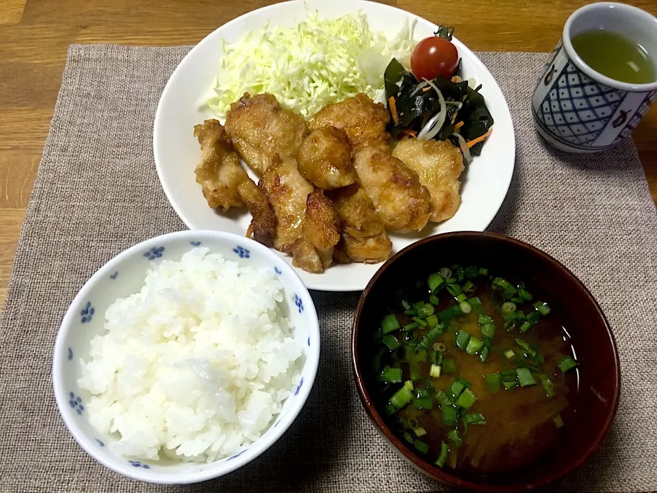 Snapdishの料理写真:鶏胸肉のガーリック醤油定食
 #簡単料理  #あるもので|morimi32さん