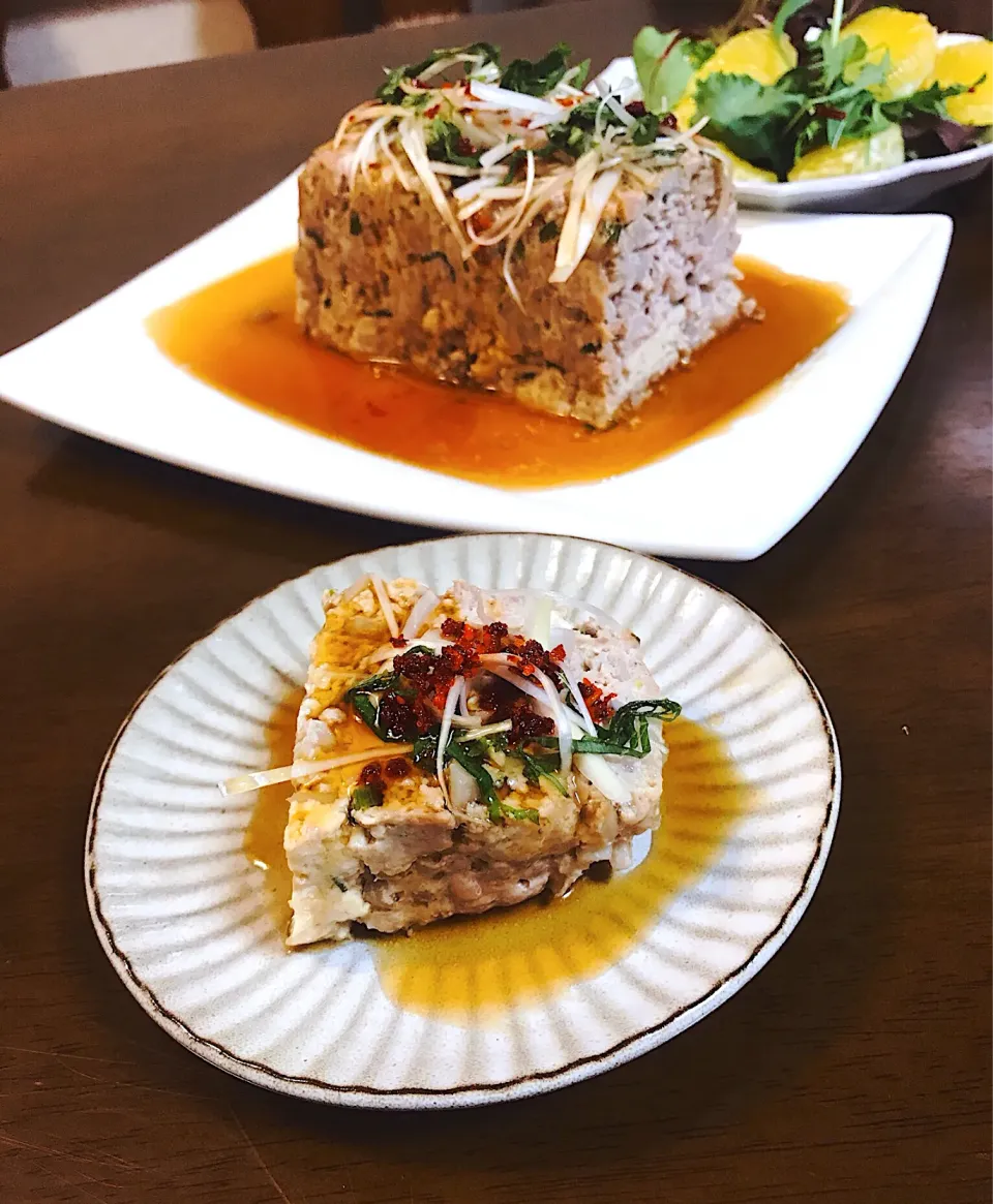 Snapdishの料理写真:和風テリーヌ シャキシャキ蓮根が美味い 豆腐とひき肉のヘルシーテリーヌ  #和風テリーヌ#ヘルシー料理|とんちんさん