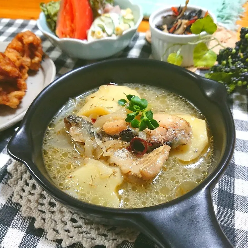 みずほさんの料理 じゃがいもとたらのにんにくスープ煮|とまと🍅さん