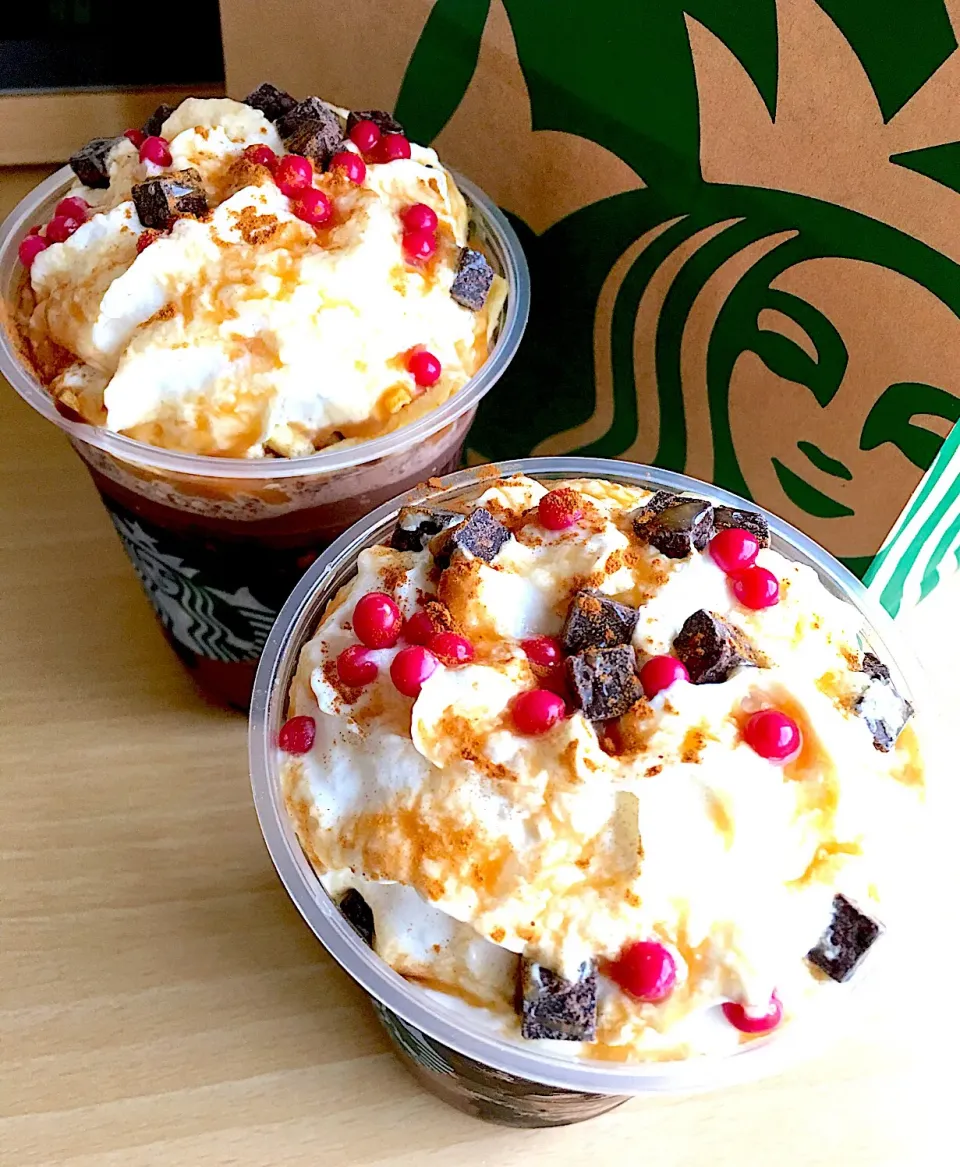 Snapdishの料理写真:＊スタバ＊サンタブーツチョコレートフラペチーノ＊(*´∇｀*)＊|じゅんじゅんさん