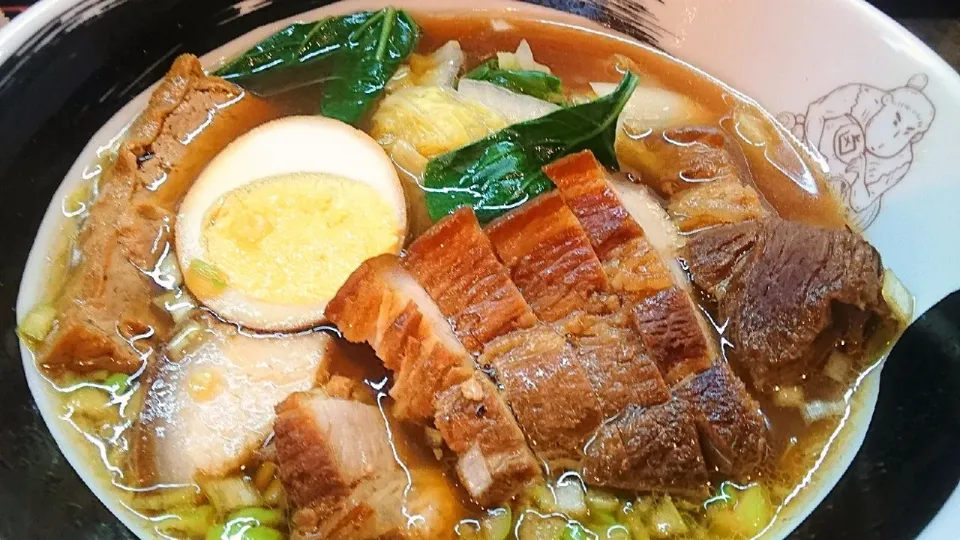 【2019年5月創業】
鹵桟香港 新宿店
ルーロー麺
@新宿三丁目、新宿
19240|大脇さん