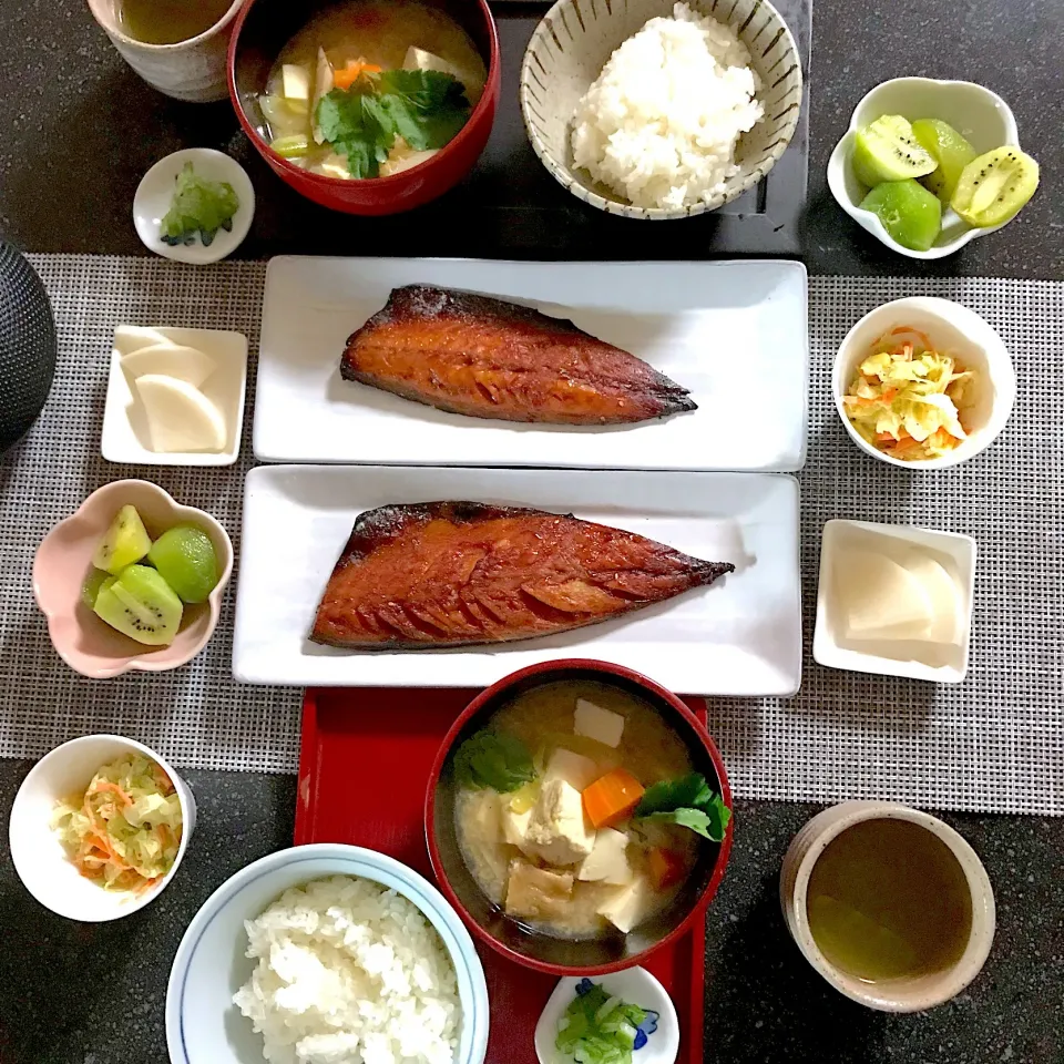 鯖のみりん干しと具だくさん味噌汁|シュトママさん