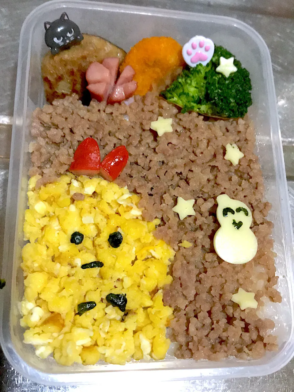 Snapdishの料理写真:すみっコぐらし エビフライお弁当♪|こーやさん