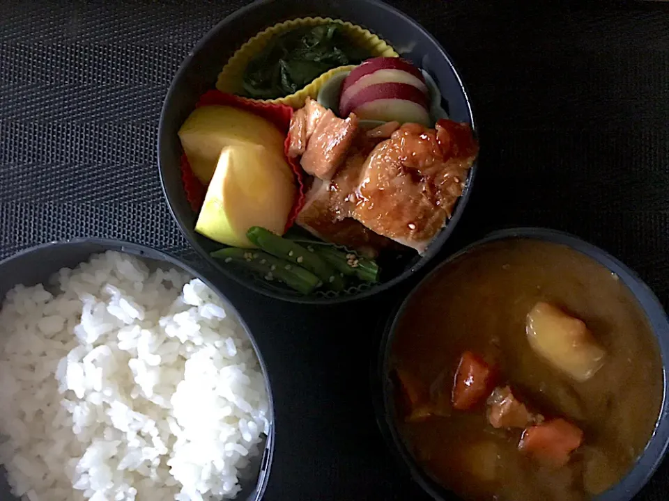 12/21 カレー、鶏の照り焼きお弁当|侑子さん