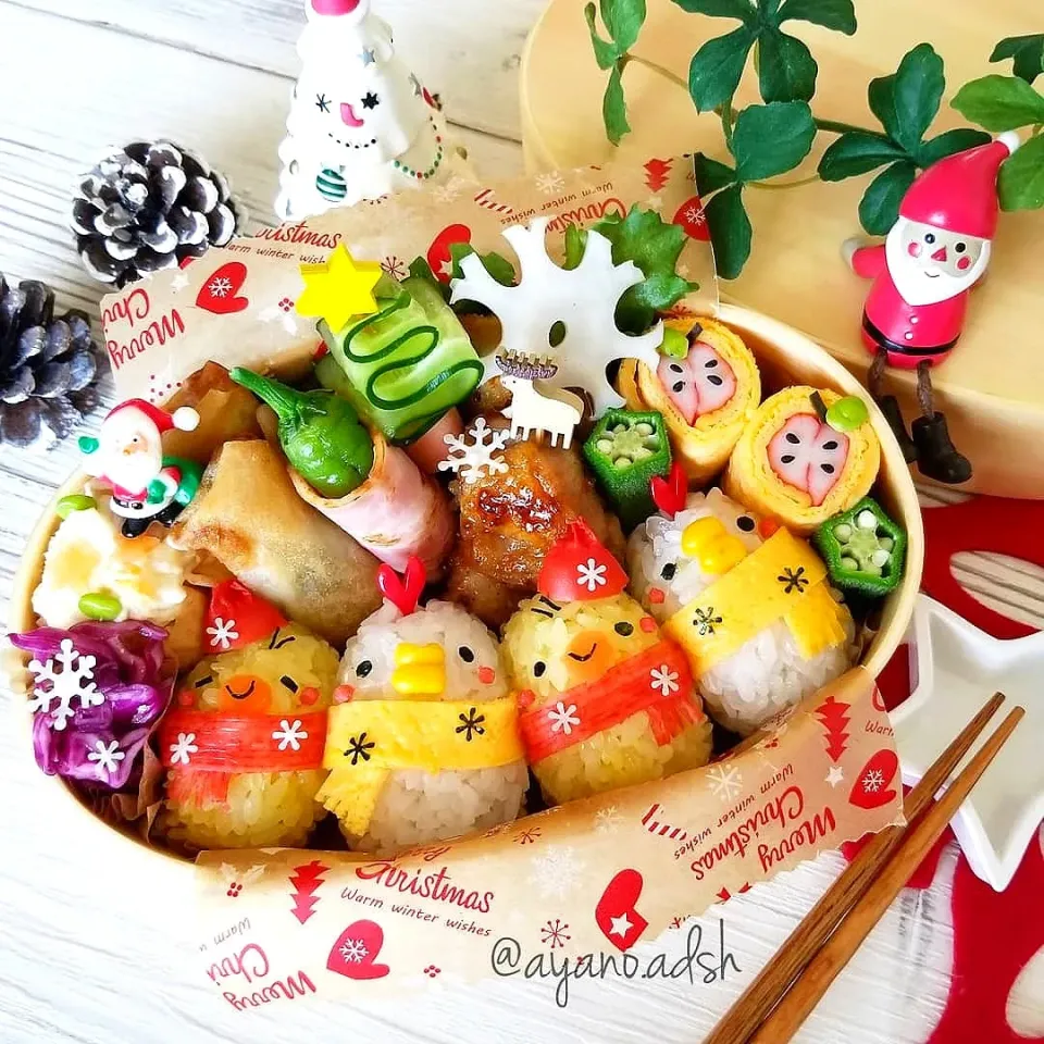 Snapdishの料理写真:✨🐔🐤ぴよぴよ親子おにぎりのクリスマス弁当🎄✨|ayano.adshさん