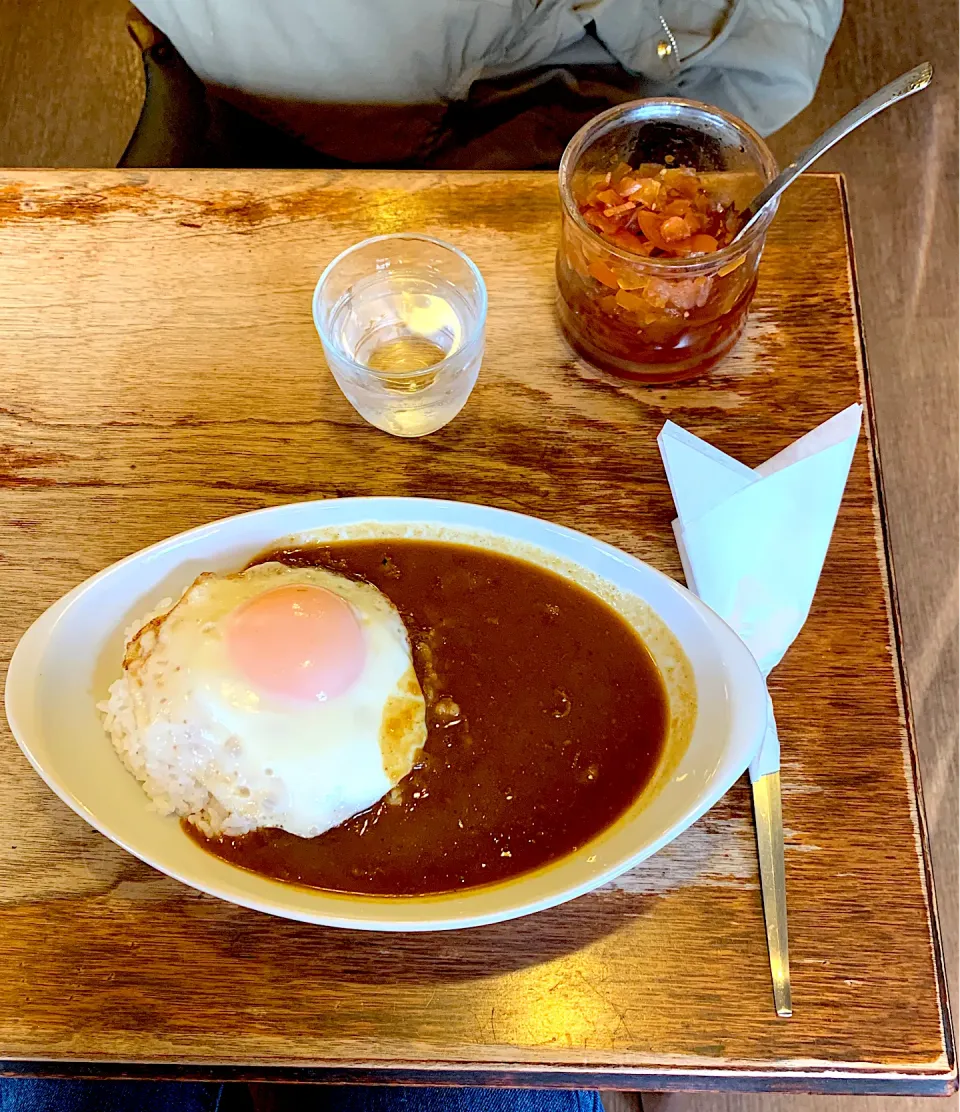 カレーライス　目玉のせ|みゃ〜・はつさん