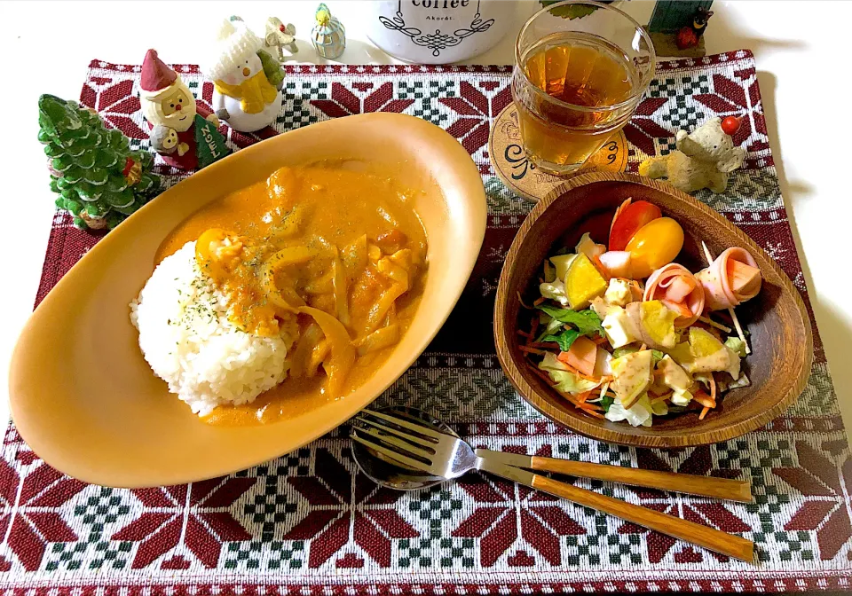 バターチキンカレー、カラフルサラダ🥗|syamさん