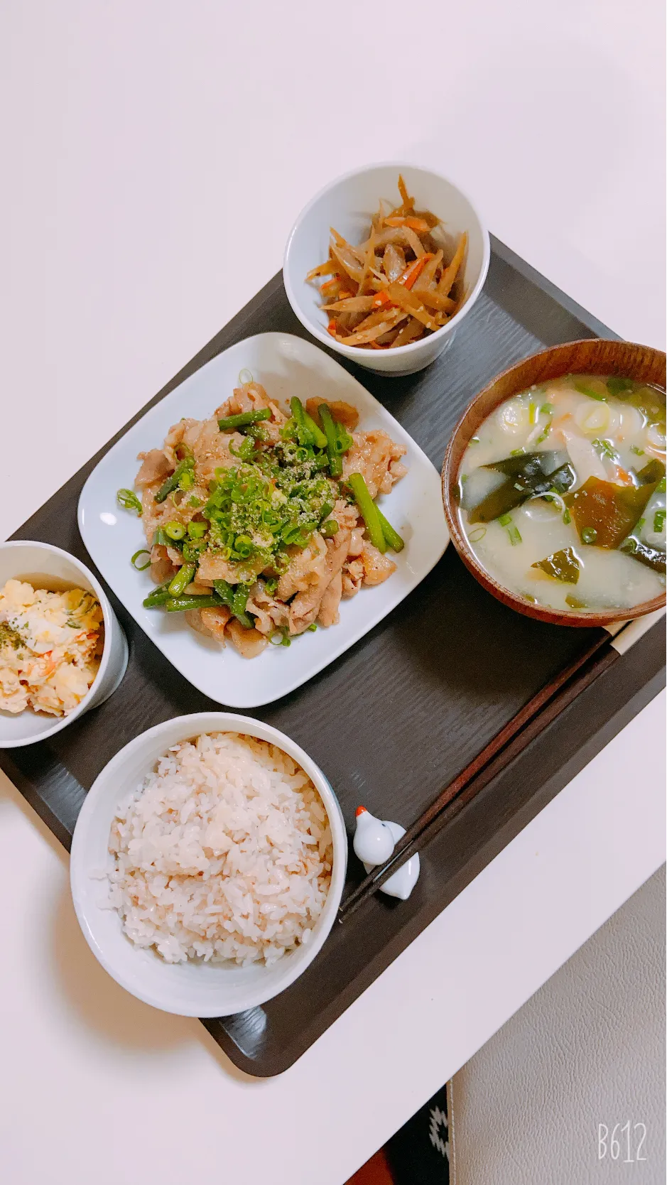 豚バラとニンニクの芽の炒め物😋今日の晩御飯🤩|ゆきさん