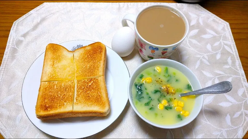 12/22冬至の朝ごはん
バタートーストとカップスープで
簡単朝ごはん🌄🍴|卯月さん