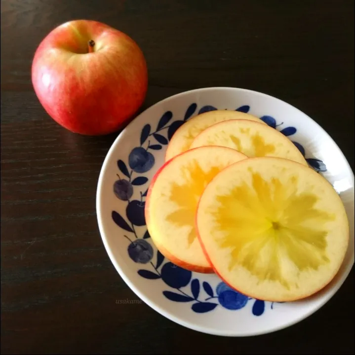 Snapdishの料理写真:こみつりんご🍎|うさかめさん