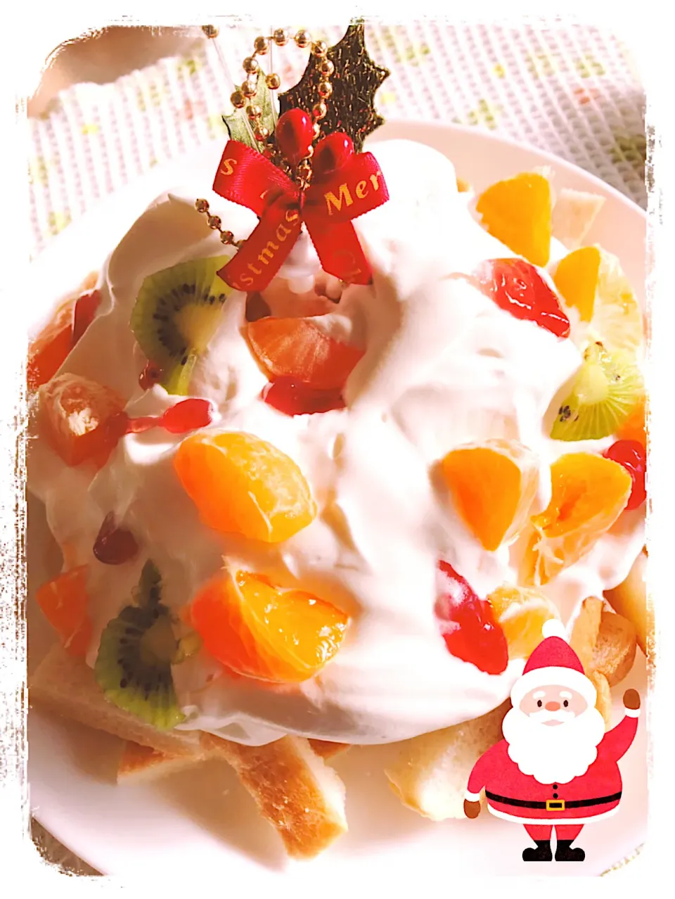 Snapdishの料理写真:食パンdeクリスマスケーキ🎄|harutomomamaさん